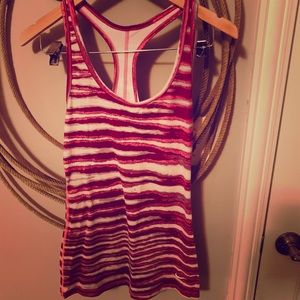 Nike printed razor back shirt